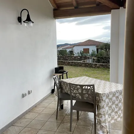 Holiday home Vacanze Cielo E Celeste Tanaunella